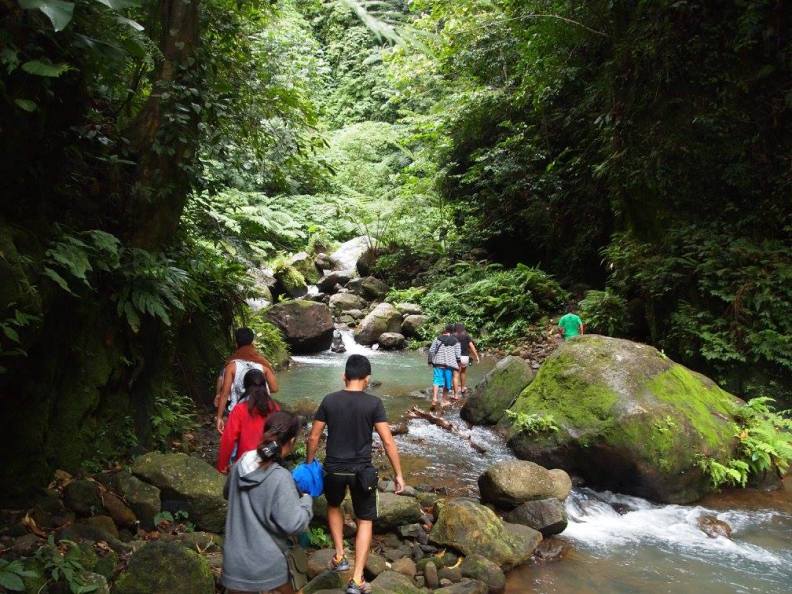 casaroro waterfall trail